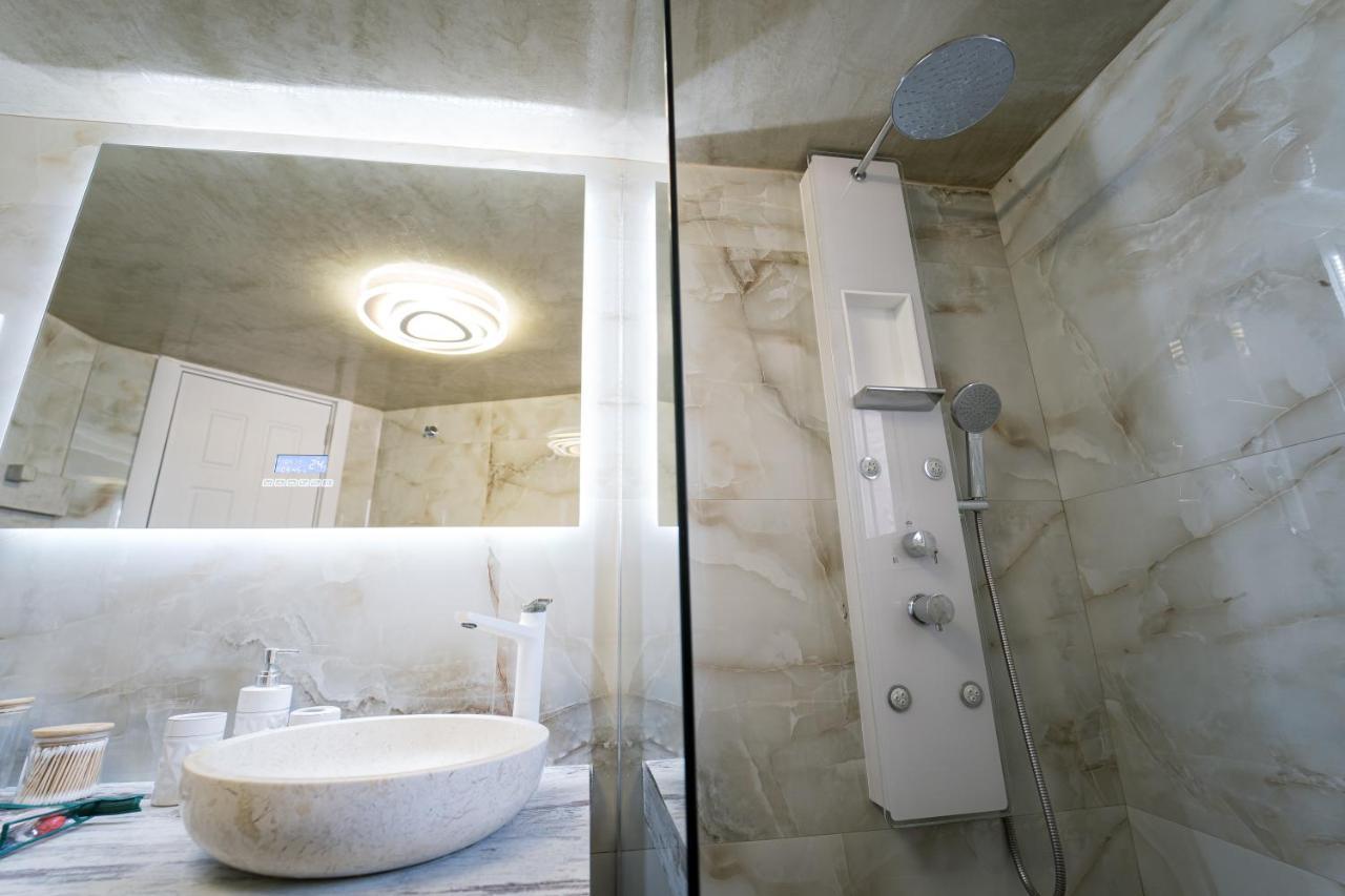 Aura Celestia Apartment Kavála Exterior photo